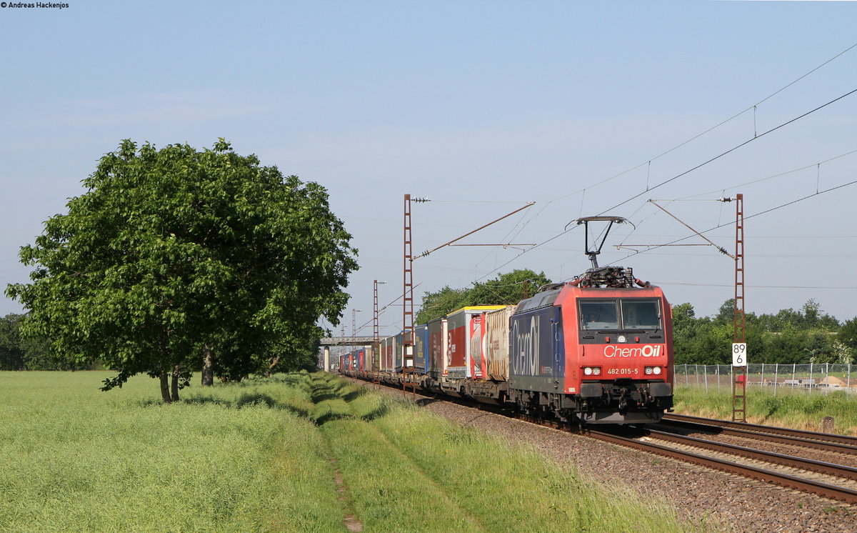 Re 482 015-5 mit dem DGS 43748 (Novara Boschetto-Ludwigshafen(Rhein) BASF Ubf) bei Malsch 18.5.18