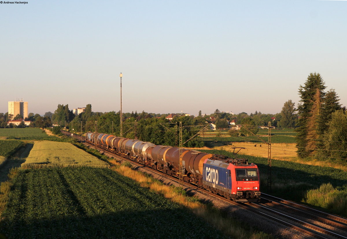 Re 482 019-7 mit dem DGS49068 (Basel SBB RB-Karlsruhe Gbf) bei Hugsweier 29.6.19