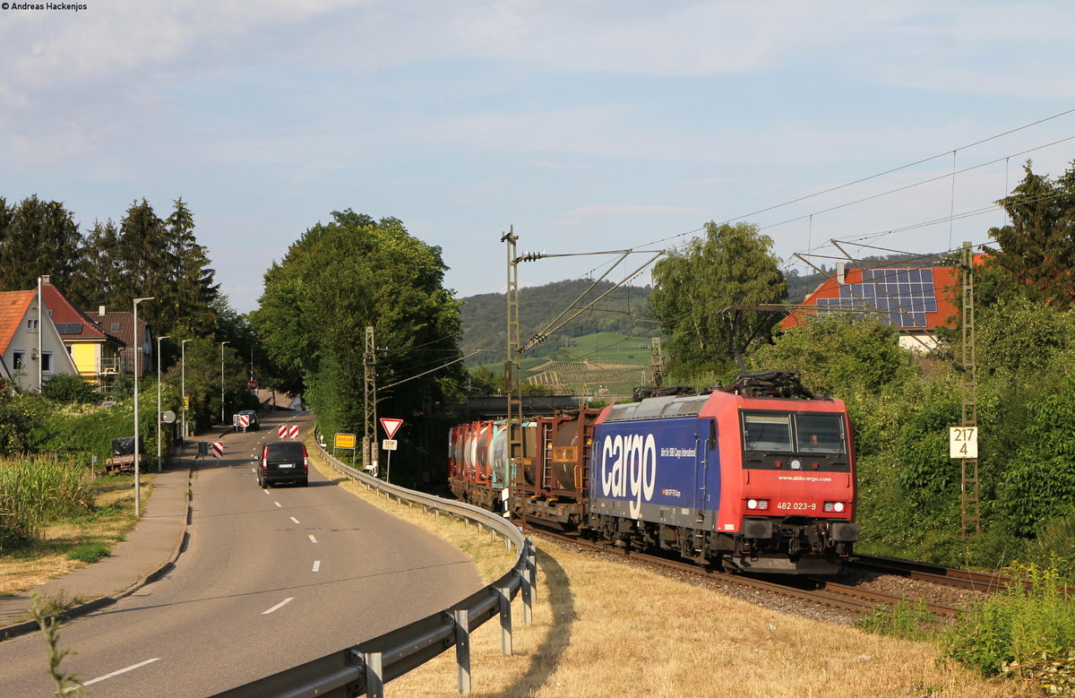Re 482 023-9 mit dem DGS 43017 (Hamburg Billwerder Ubf-Gallarate) bei Schallstadt 19.7.18