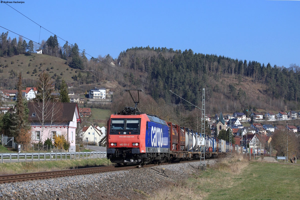 Re 482 031-2 mit dem DGS 40275 (Köln Eifeltor-Basel SBB RB) bei Epfendorf 4.4.20