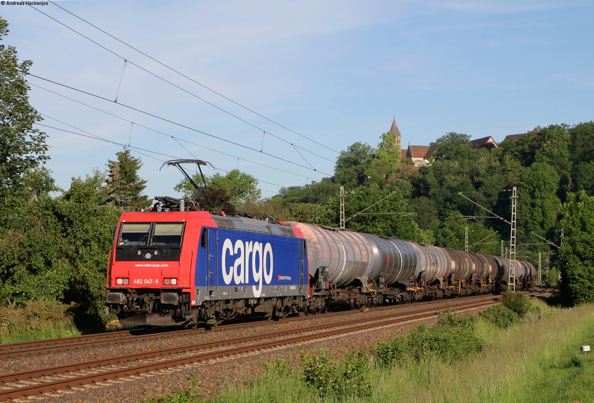 Re 482 047-8 mit dem DGS 91339 (Basel Bad Rbf-Vohburg Werkbahnhof Bayernoil) bei Lorch 2.6.19