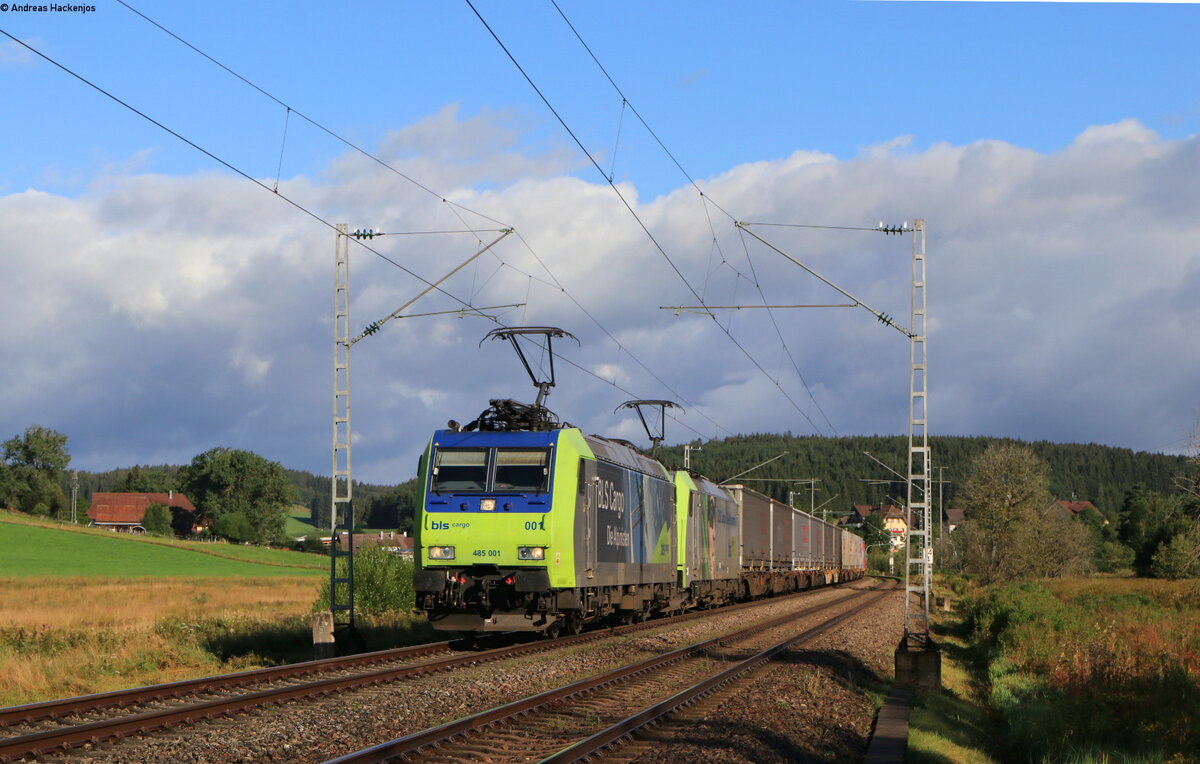 Re 485 001 und Re 486 505 mit dem DGS 43761 (Krefeld Linn-Domo II) bei Peterzell 8.8.21