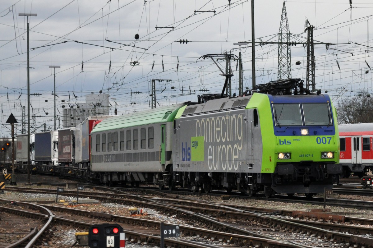 Re 485 007-9 am Badischen Bahnhof in Basel. Die Aufnahme stammt vom 27.02.2014.