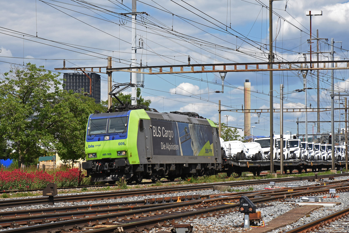 Re 485 009-5 durchfährt den Bahnhof Pratteln. Die Aufnahme stammt vom 31.05.2019.