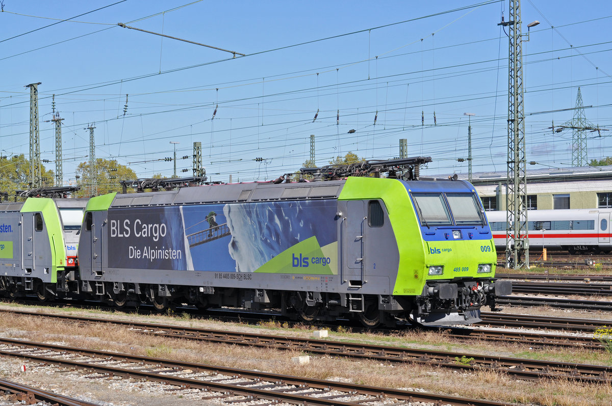 Re 485 009-5 wartet am Badischen Bahnhof auf den nächsten Einsatz. Die Aufnahme stammt vom 10.10.2017.