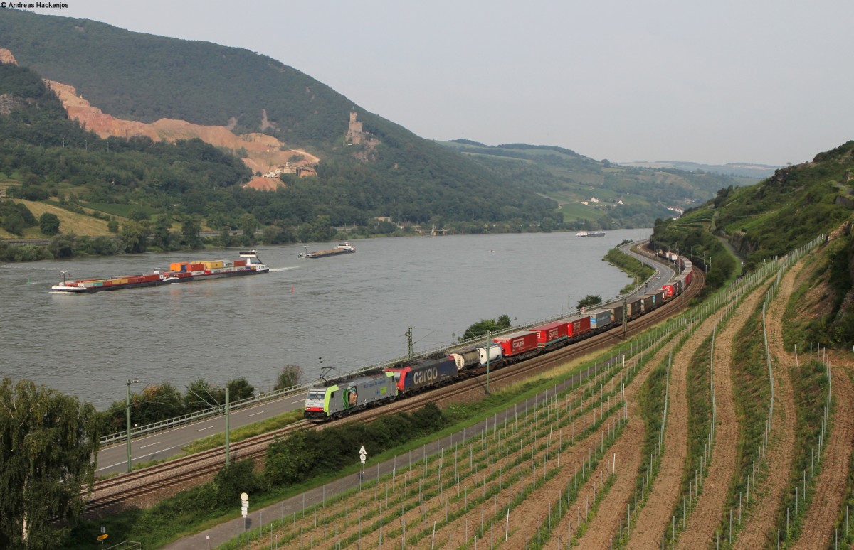 Re 486 509-3 und Re 482 048-6 mit einem KV Zug bei Assmanshausen 6.8.14