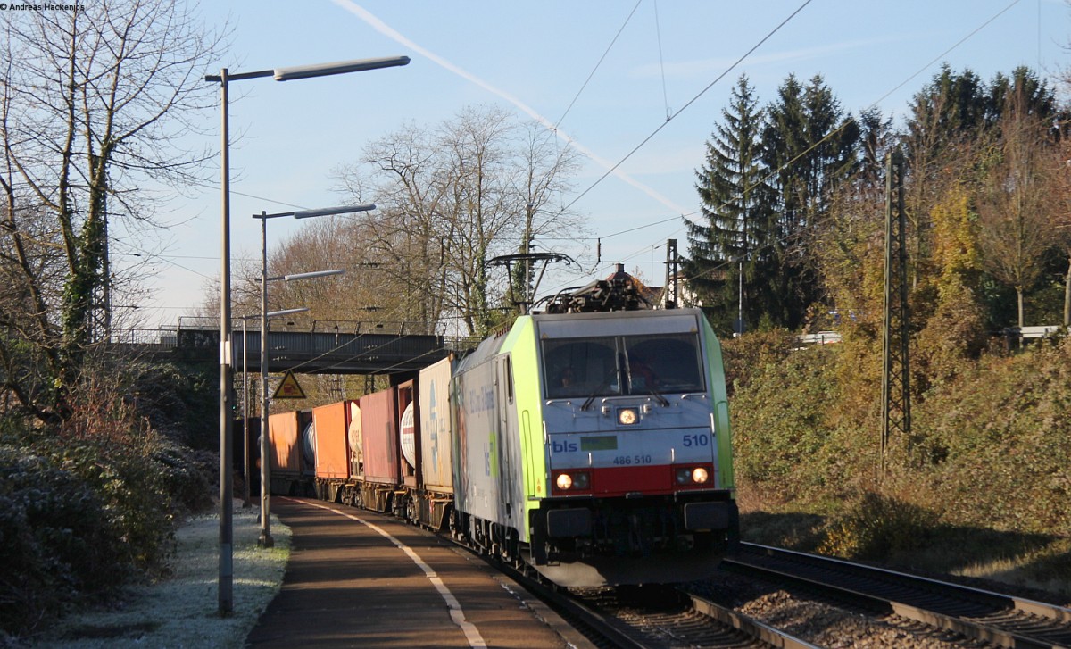 Re 486 510 mit dem DGS 42014 (Gallarte-Wanne Eickel Westberg) in Schallstadt 27.11.13