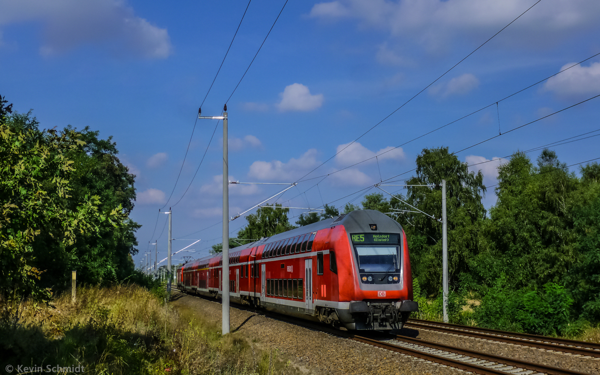 RE 5 nach Holzdorf(Elster) bei Einfahrt in den Bahnhof Birkengrund, 14.09.2013.