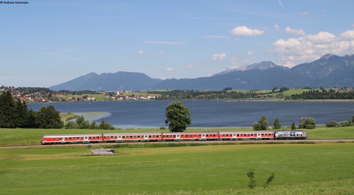 RE 57517 (Füssen-München Hbf) mit Schublok 218 467-9  Bayern-Ticket am Hopfensee 22.6.14