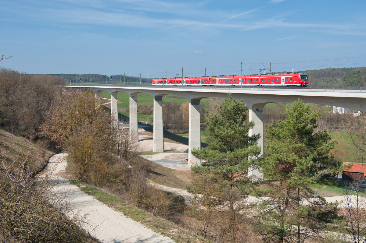 RE 58215 von Würzburg Hbf nach Nürnberg Hbf bei Emskirchen, 30.03.2019