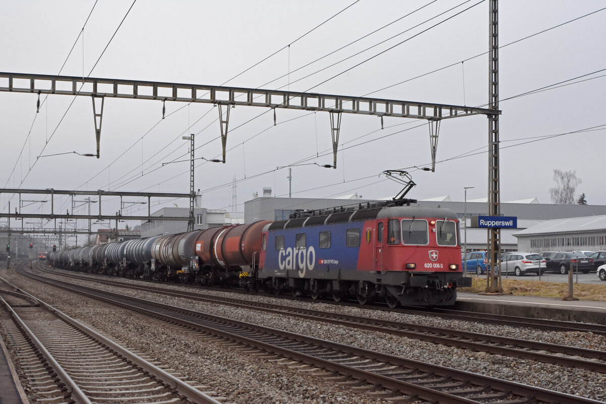Re 620 008-3 durchfährt den Bahnhof Rupperswil. Die Aufnahme stammt vom 04.02.2022.