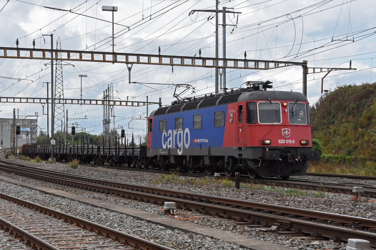 Re 620 010-9 durchfährt den Bahnhof Pratteln. Die Aufnahme stammt vom 16.09.2021.