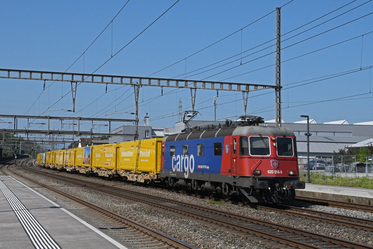 Re 620 016-6 durchfährt am 11.08.2025 den Bahnhof Rupperswil.