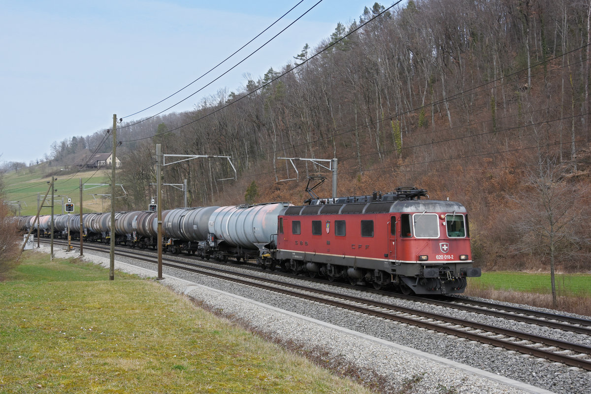 Re 620 018-2 fährt Richtung Bahnhof Tecknau. Die Aufnahme stammt vom 26.02.2021.
