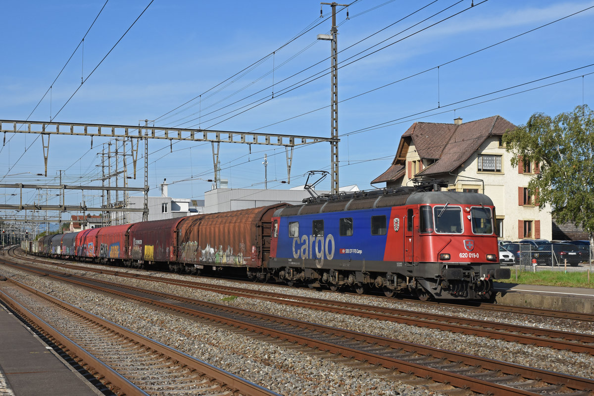 Re 620 019-0 durchfährt den Bahnhof Rupperswil. Die Aufnahme stammt vom 10.09.2019.
