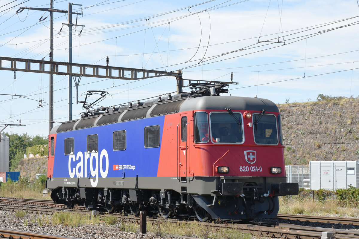 Re 620 024-0 durchfährt den Bahnhof Pratteln. Die Aufnahme stammt vom 21.08.2020.