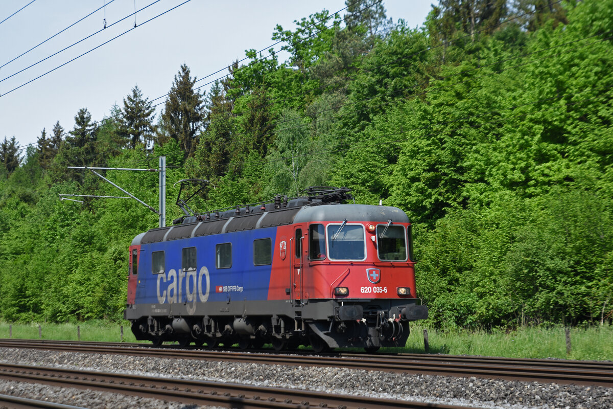 Re 620 035-6 fährt Richtung Bahnhof Rupperswil. Die Aufnahme stammt vom 12.05.2022.