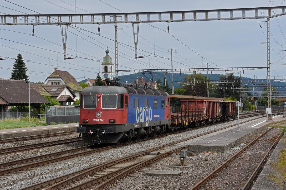 Re 620 039-8 durchfährt den Bahnhof Rupperswil. Die Aufnahme stammt vom 25.08.2020.