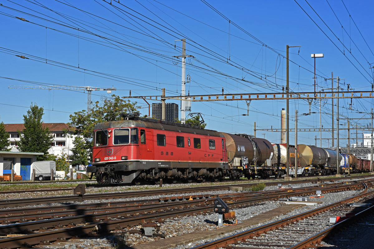 Re 620 043-0 durchfährt den Bahnhof Pratteln. Die Aufnahme stammt vom 13.09.2019