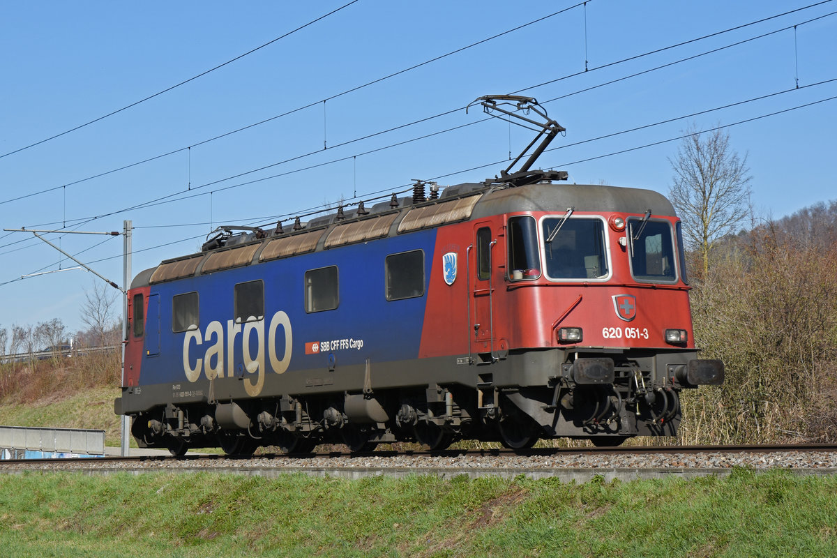 Re 620 051-3 fährt Richtung Bahnhof Sissach. Die Aufnahme stammt vom 21.03.2019.
