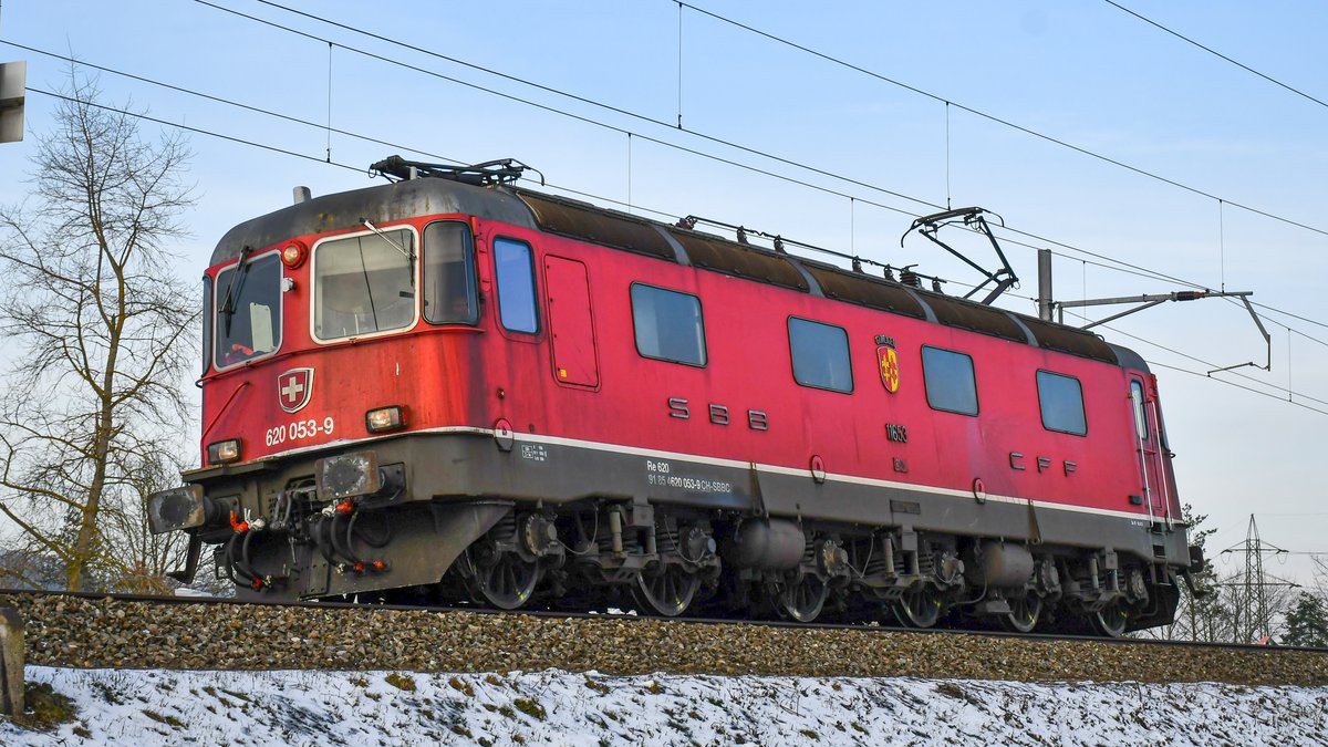 Re 620 053-9  Gümligen  als Lokzug unterwegs im GEXI Richtung Lenzburg, aufgenommen am 12.02.2021.