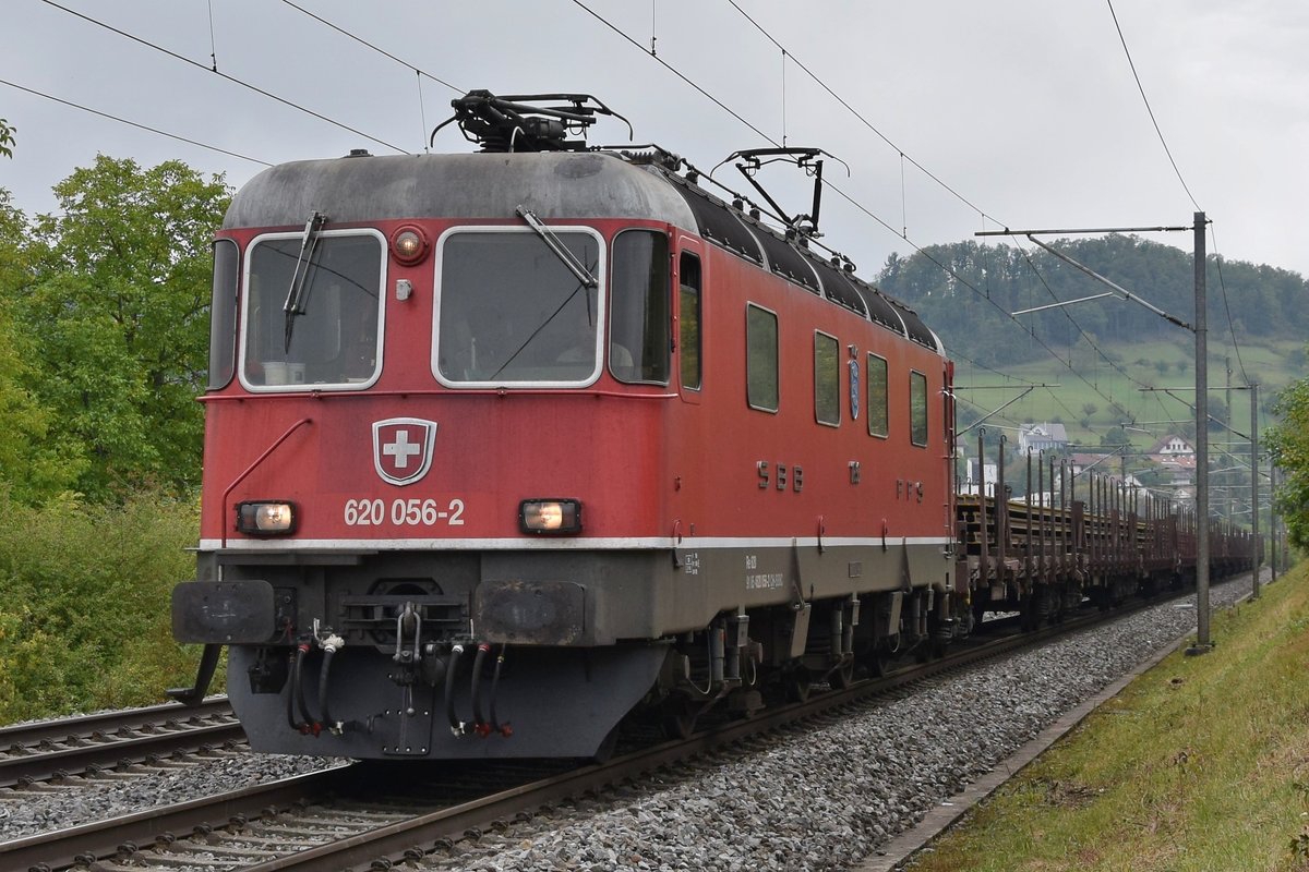Re 620 056-2  Travers  unterwegs bei Zeihen AG in Richtung Basel am 24.09.2019.