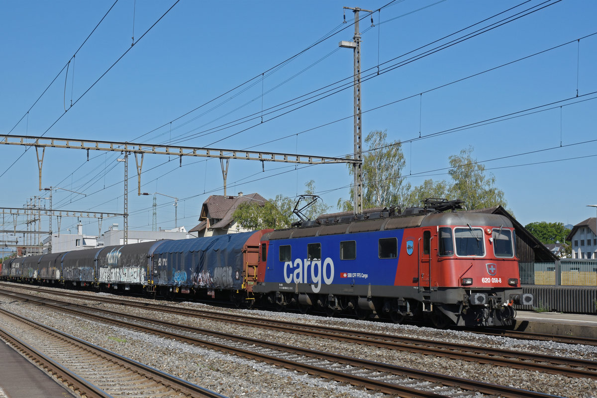 Re 620 058-8 durchfährt den Bahnhof Rupperswil. Die Aufnahme stammt vom 24.06.2020.