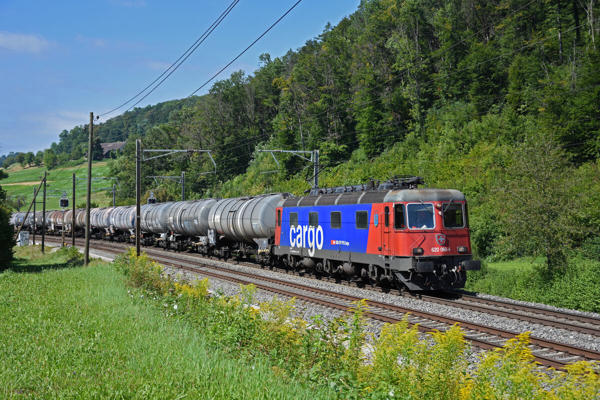 Re 620 060-4 fährt Richtung Bahnhof Tecknau. Die Aufnahme stammt vom 25.08.2021.