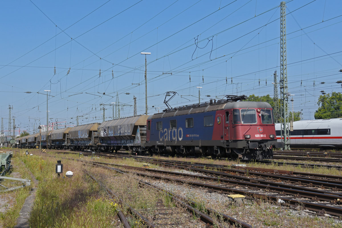 Re 620 061-2 durchfährt den badischen Bahnhof. Die Aufnahme stammt vom 11.09.2020.