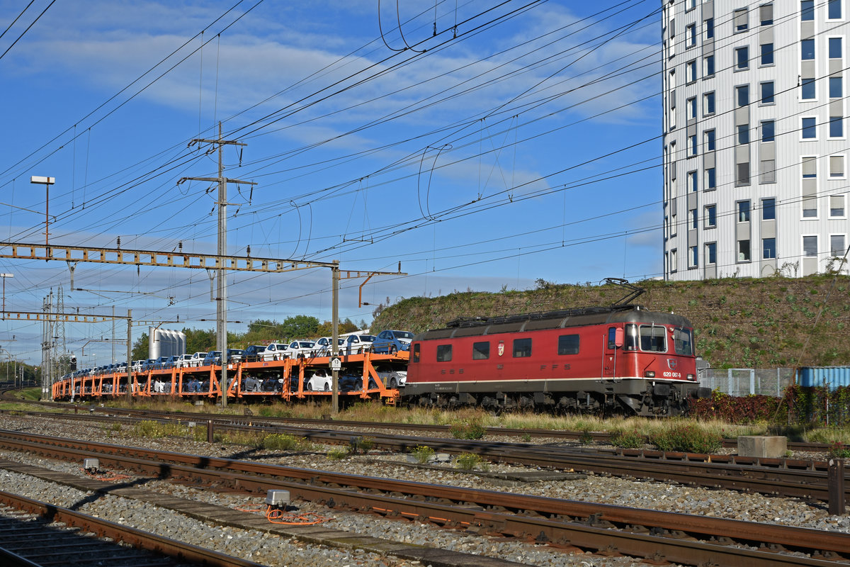 Re 620 067-9 durchfährt den Bahnhof Pratteln. Die Aufnahme stammt vom 08.10.2020.