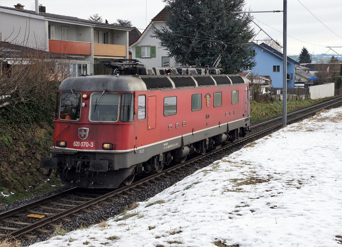 Re 620 070-3  AFFOLTER AM ALBIS  als Lokzug bei Biberist am 20. Januar 2021.
Foto: Walter Ruetsch