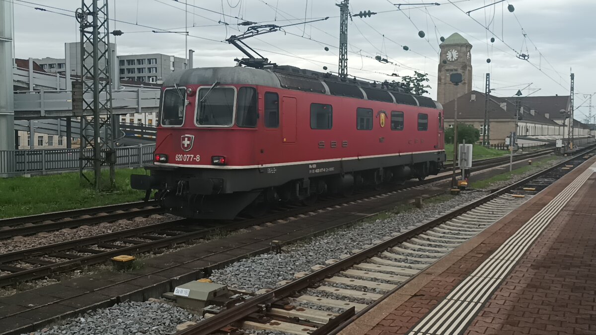 Re 620 077 -8 als Lokzug am 6.7.21 in Basel Badischer Bahnhof Nordwärts 