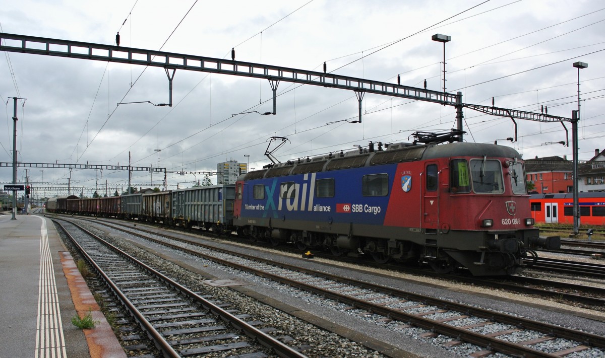 Re 620 088-5, X rail, abgestellt mit einem Gterzug in Solothurn, 10.09.2013.