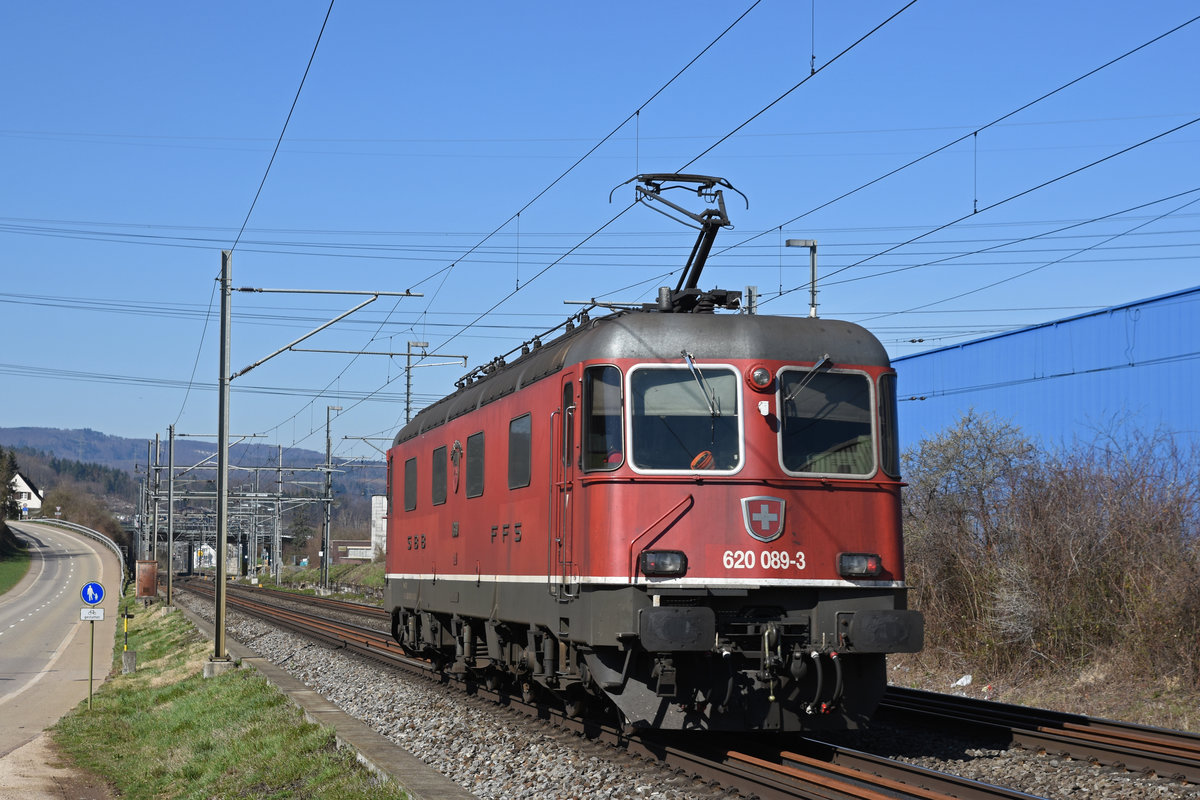 Re 620 089-3 fährt Richtung Bahnhof Lausen. Die Aufnahme stammt vom 21.03.2019.