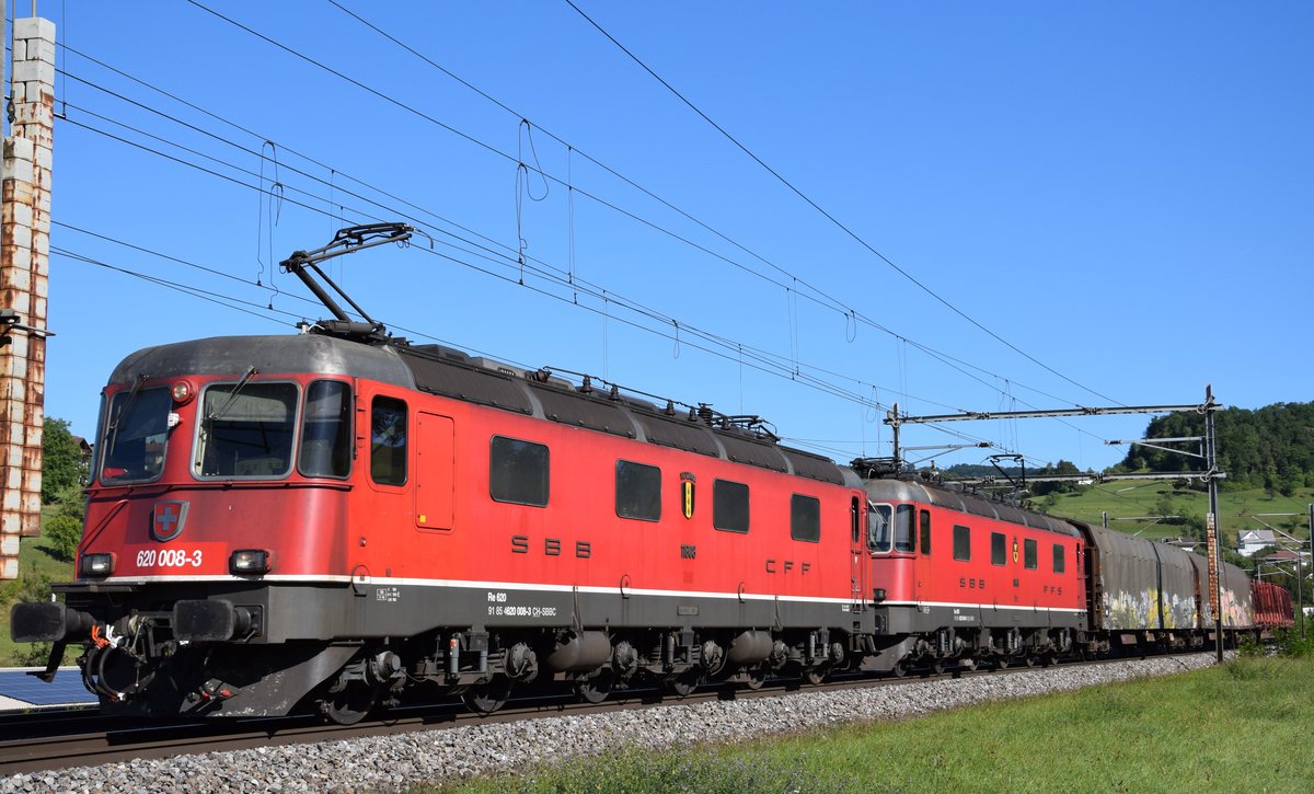 Re 6/6 11608 Wetzikon und 11648 Aigle in Doppeltraktion bei Zeihen AG Richtung Basel unterwegs am 07.08.2017.