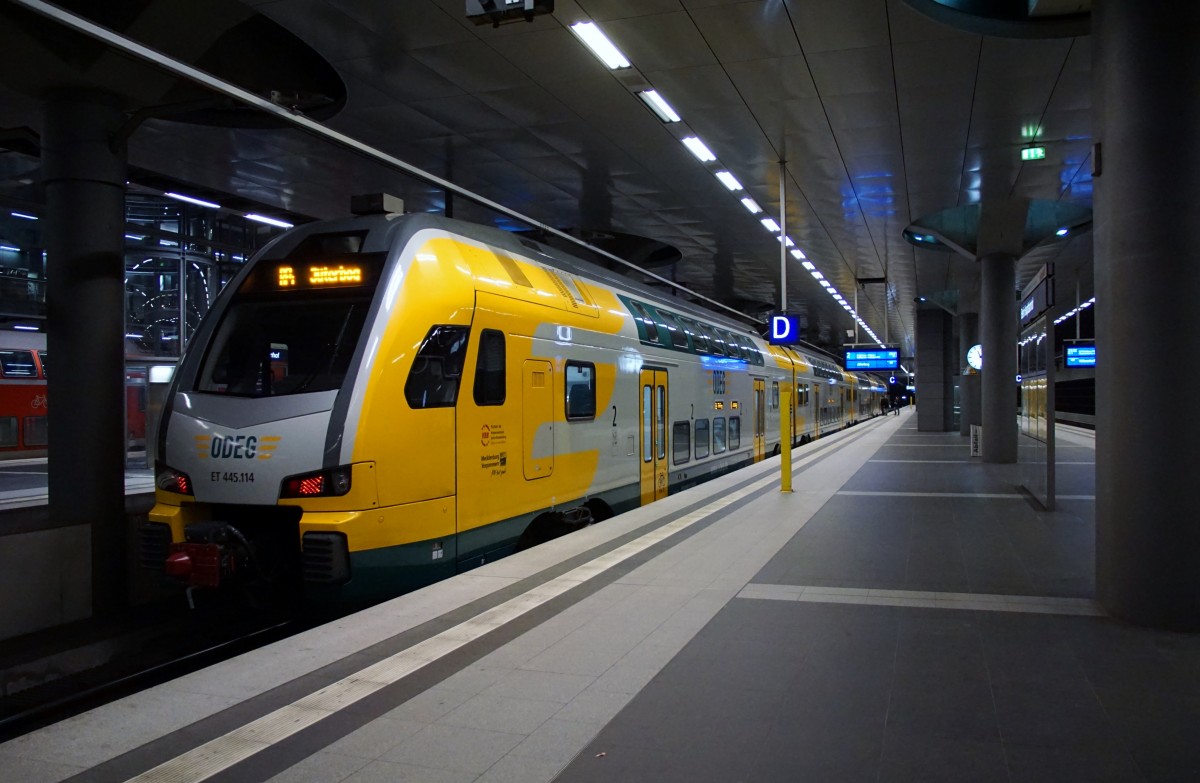 RE 79539 der ODEG nach Jüterborg im Berliner Hbf am 18.01.2015