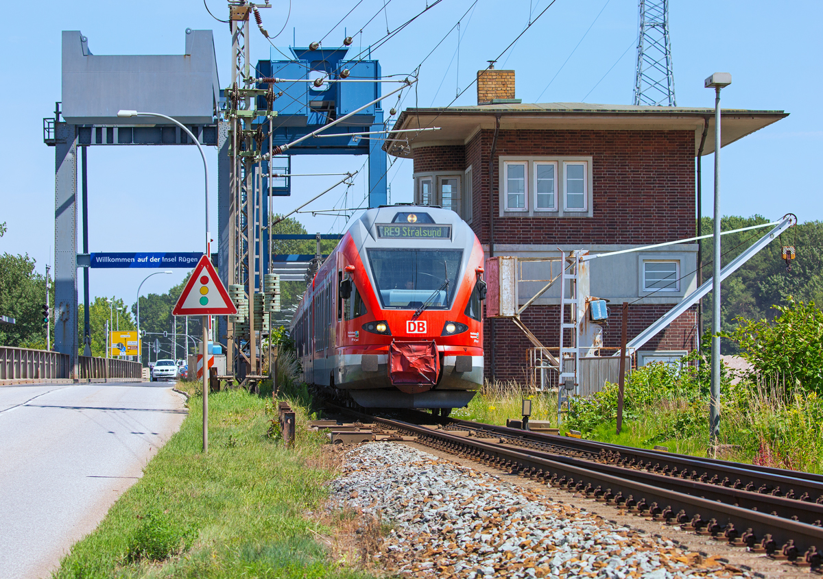 RE 9 nach Stralsund auf der Rügenbrücke. - 28.06.2017