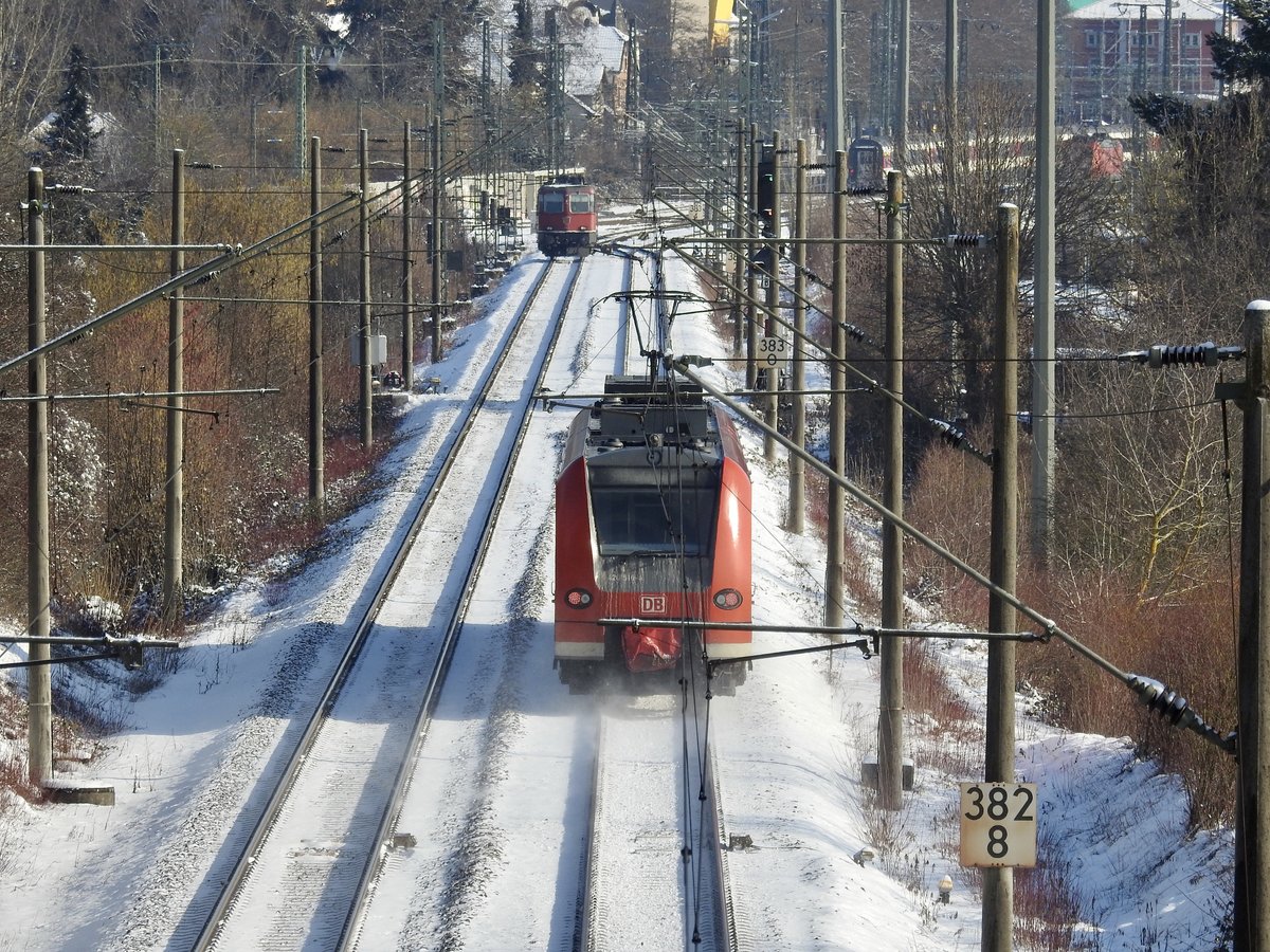 RE aus Bad Säckingen kurz vor der Einfahrt in den Bahnhof Singen Hohentwiel. Foto entstand heute am 11. Februar 2021.