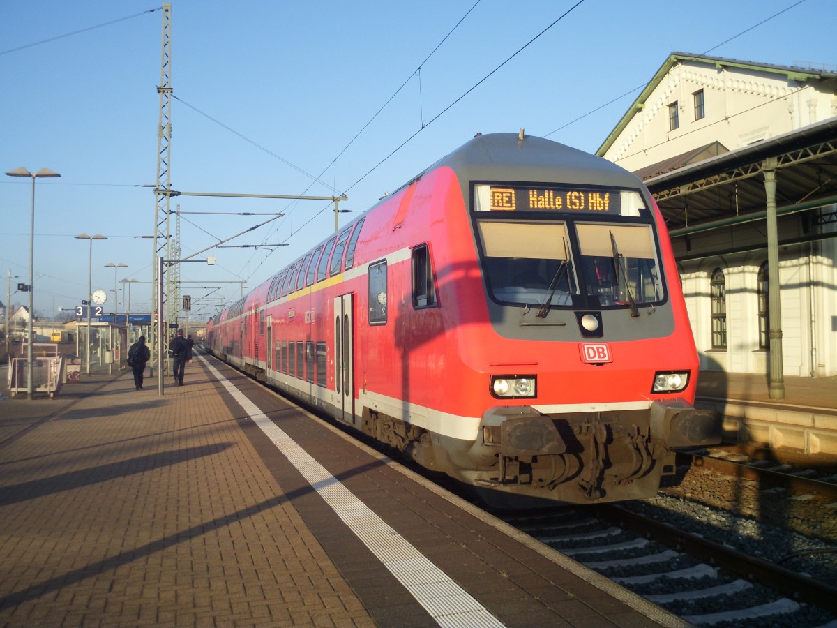 RE nach Halle(S)Hbf beim Halt in Nordhausen. 28.12.14