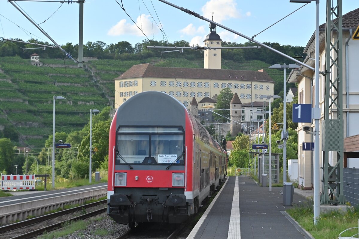 RE12 Ausfahrt aus Gundelsheim am Neckar. 7.7.2021