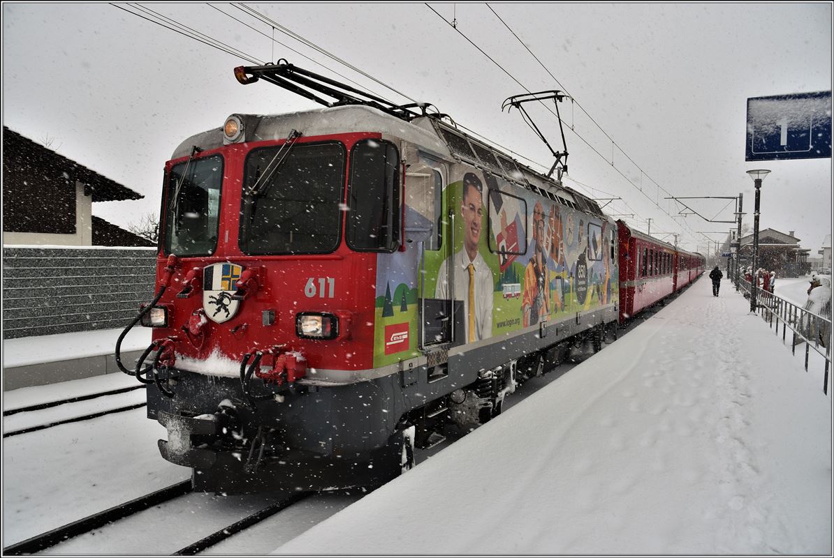 RE1245 mit Ge 4/4 II 611  Landquart  in Malans. (15.02.2018)