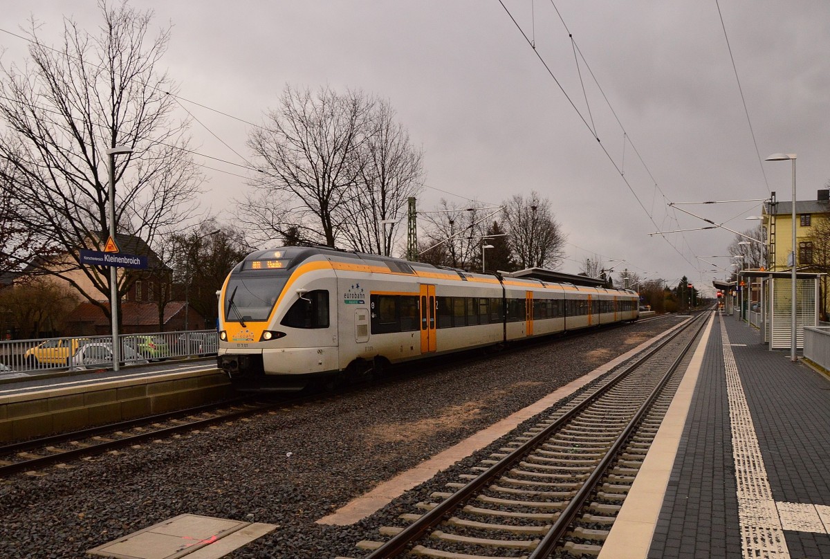 RE13 nach Venlo alias ET 7.07 der Eurobahn durchfährt Kleinenbroich in Richtung Mönchengladbach.3.3.2015
