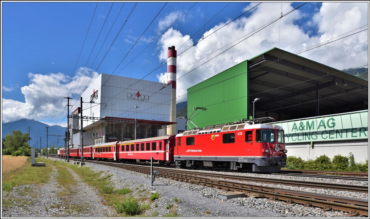 RE1728 mit Ge 4/4 II 625  Küblis  fährt in Untervaz-Trimmis ein. (18.06.2020)