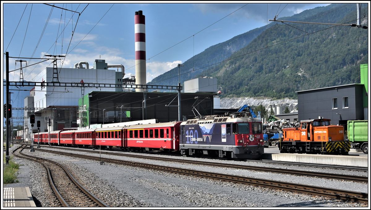 RE1728 nach Scuol-Tarasp mit Ge 4/4 II 627  Reichenau-Tamins  in Untervaz-Trimmis. (14.07.2020)