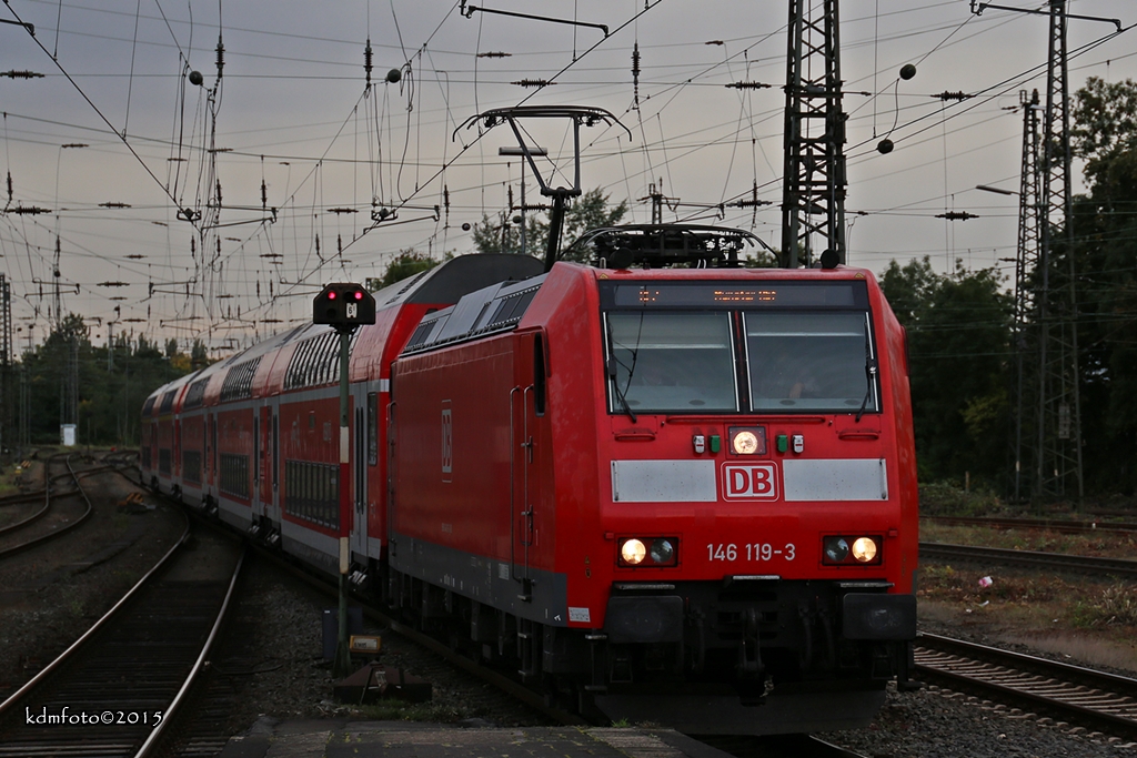 RE2 mit 146 119-3 nach Münster in Wanne-Eickel Hbf. 06.10.2015