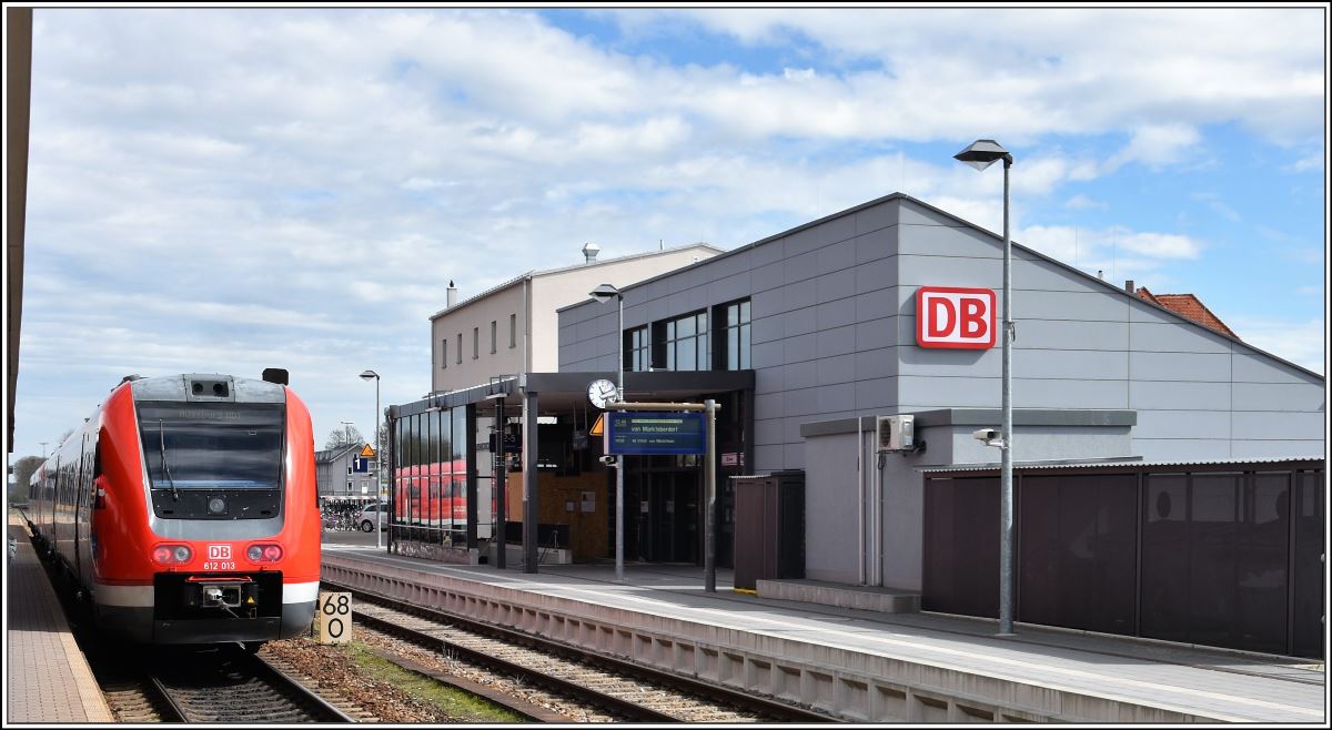 RE3285 nach Augsburg mit 612 013 in Buchloe. (13.04.2018)