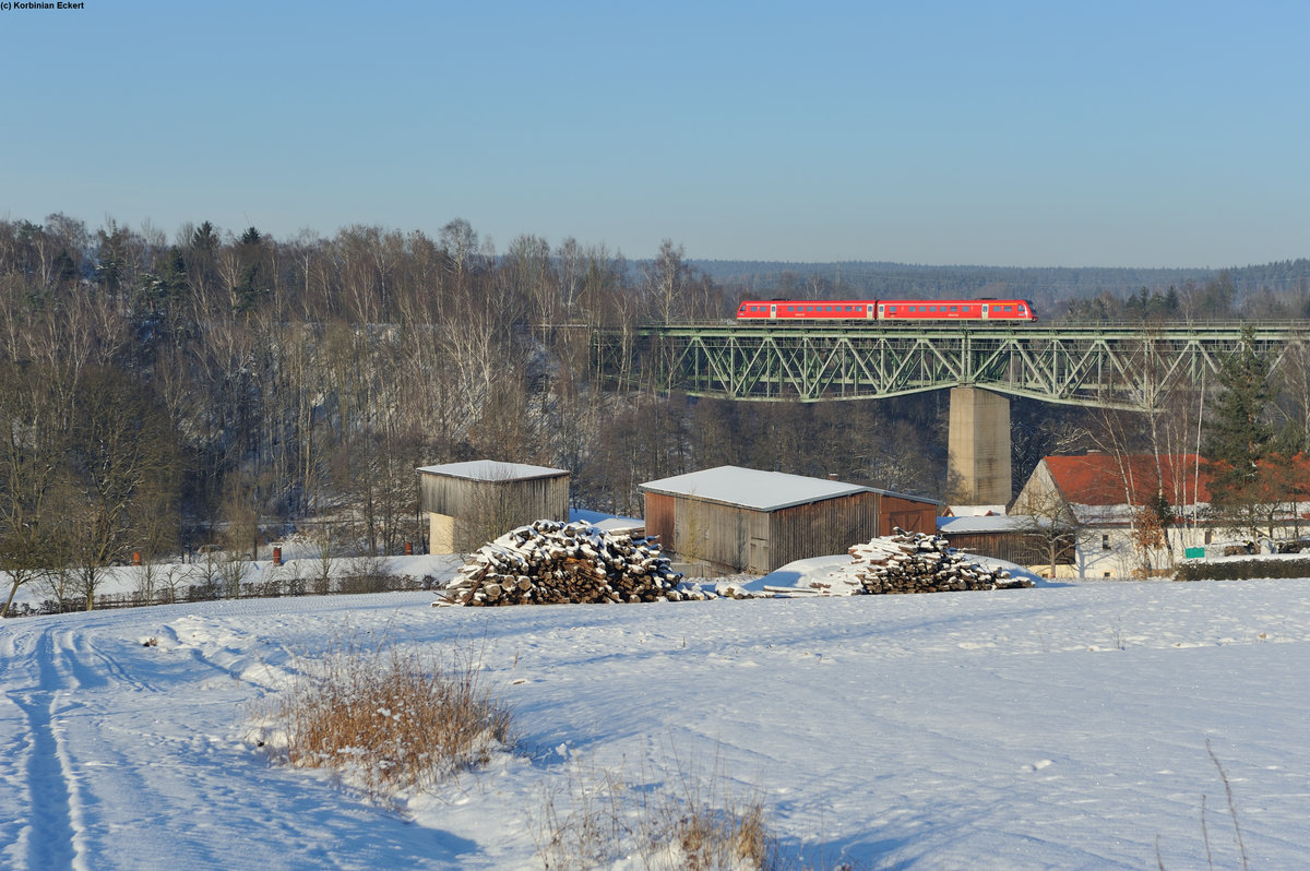 RE3434 von Hof nach Nürnberg Hbf beim Thölauer Viadukt bei Marktredwitz, 22.01.2016