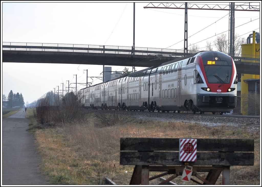 RE3831 mit 511 015 in Buchs SG. (04.02.2014)