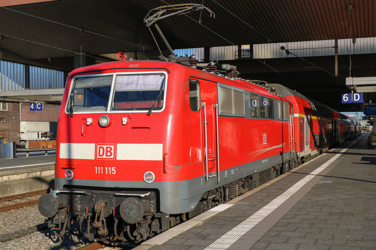 RE4 am Düsseldorf HBF mit 111 115 am 06.01.2020