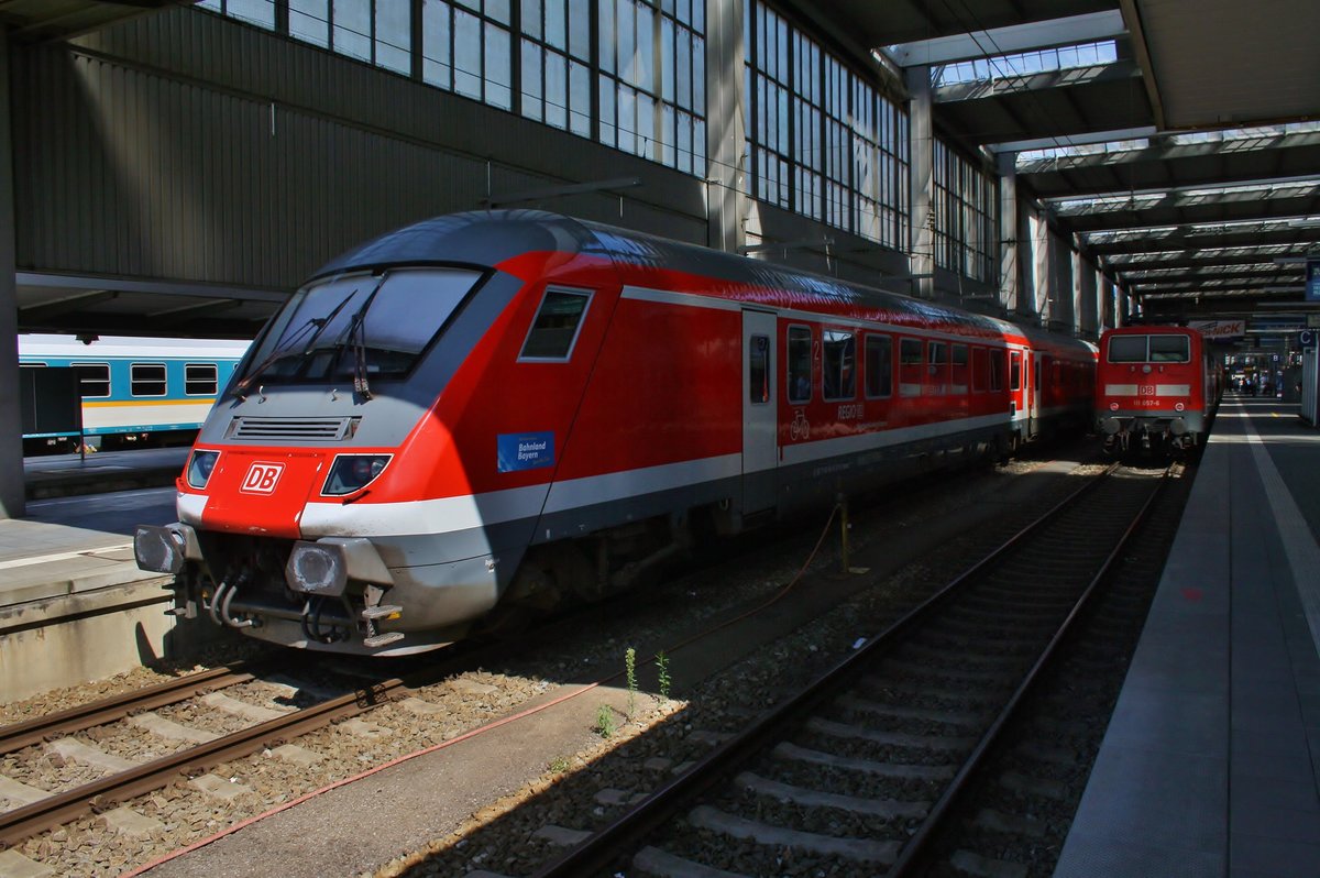 RE4030  München-Nürnberg-Express  von München Hauptbahnhof nach	Nürnberg Hauptbahnhof steht am 14.8.2017 im Startbahnhof bereit. 